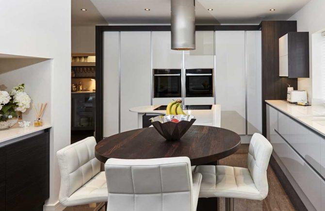 True handless kitchen